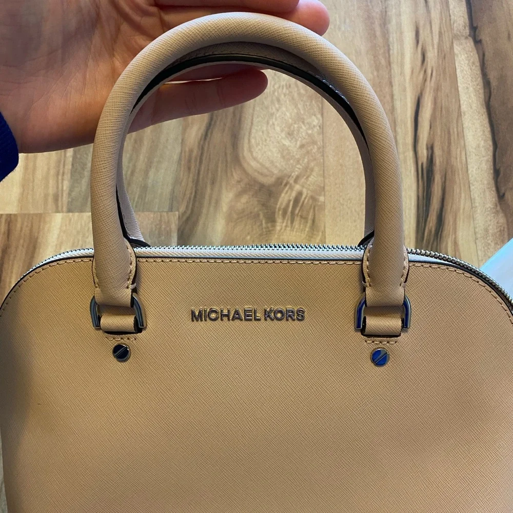 Michael Kors Cindy Dome satchel medium USED ONCE - Picture 5 of 14